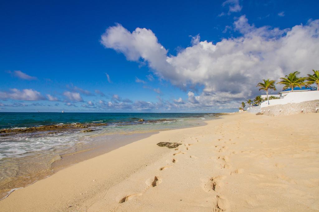 La Vista Beach Resort Simpson Bay Exteriör bild